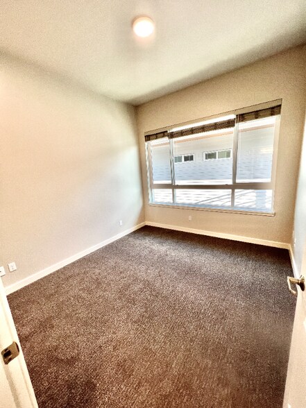 Building Photo - 2330 Yakima Ct