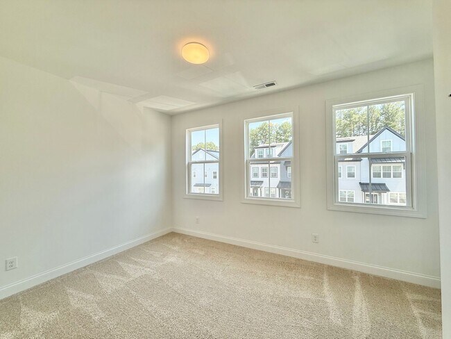 Building Photo - 4821 Gossamer Ln