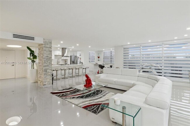 Building Photo - 2751 S Ocean Dr