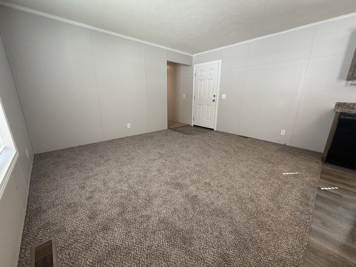 Building Photo - 38056 Johannes Dr