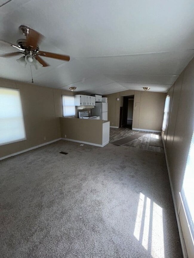 Building Photo - 3-bedroom, 2-bath mobile home