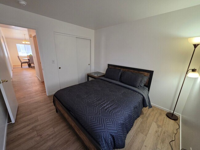 Building Photo - Fully furnished 3 bedroom, 2.5 bath home in Fernley, $3500 per month and includes utlities