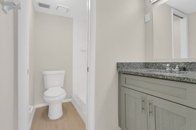 Building Photo - 1054 Lotus Cove Ct