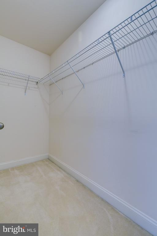 Building Photo - 2655 Glenriver Way