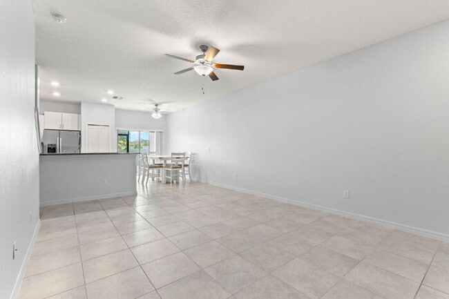 Building Photo - NEWLY UPGRADED Town Home For Rent in Touchstone!