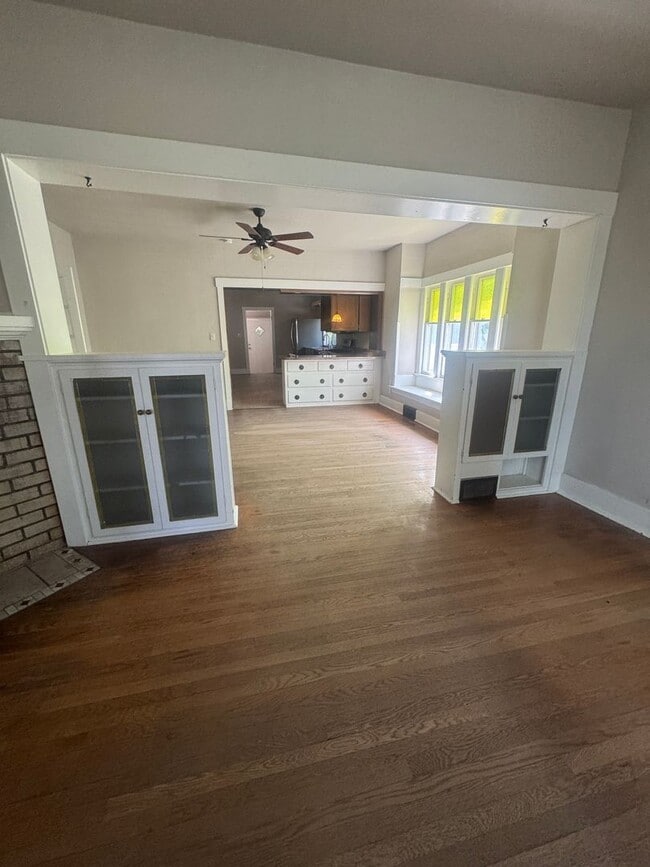 Building Photo - Non-Refundable & Security Deposit Total: $...