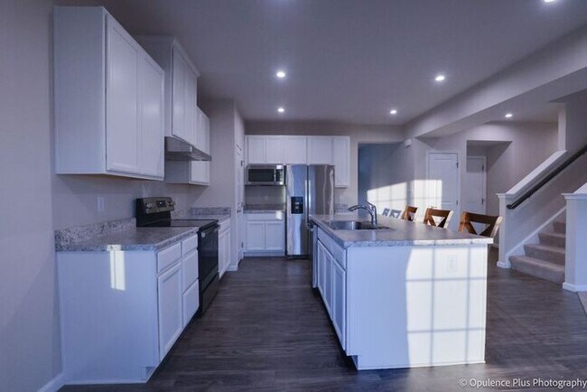 Building Photo - Gorgeous 3 Bed 3.5 Bath Fairborn Home!