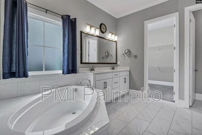 Building Photo - 2019 Ludlow Pl