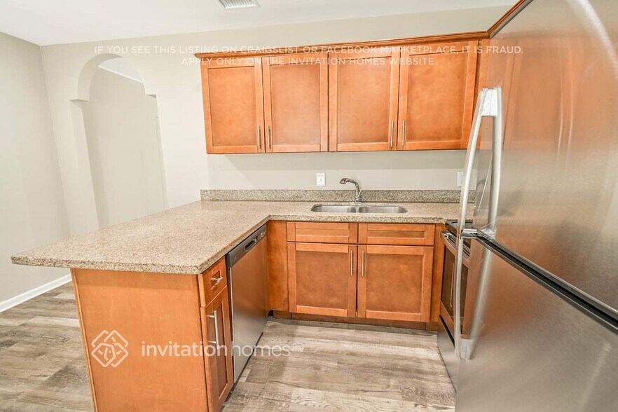 Building Photo - 525 Dolphin Dr