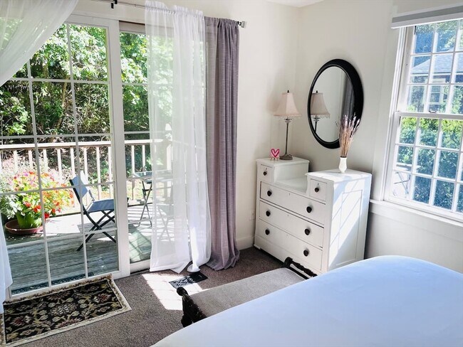 Building Photo - 95 Main St