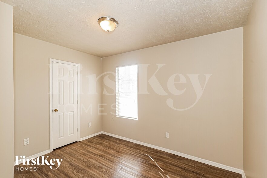Building Photo - 6450 Peppermill Ln