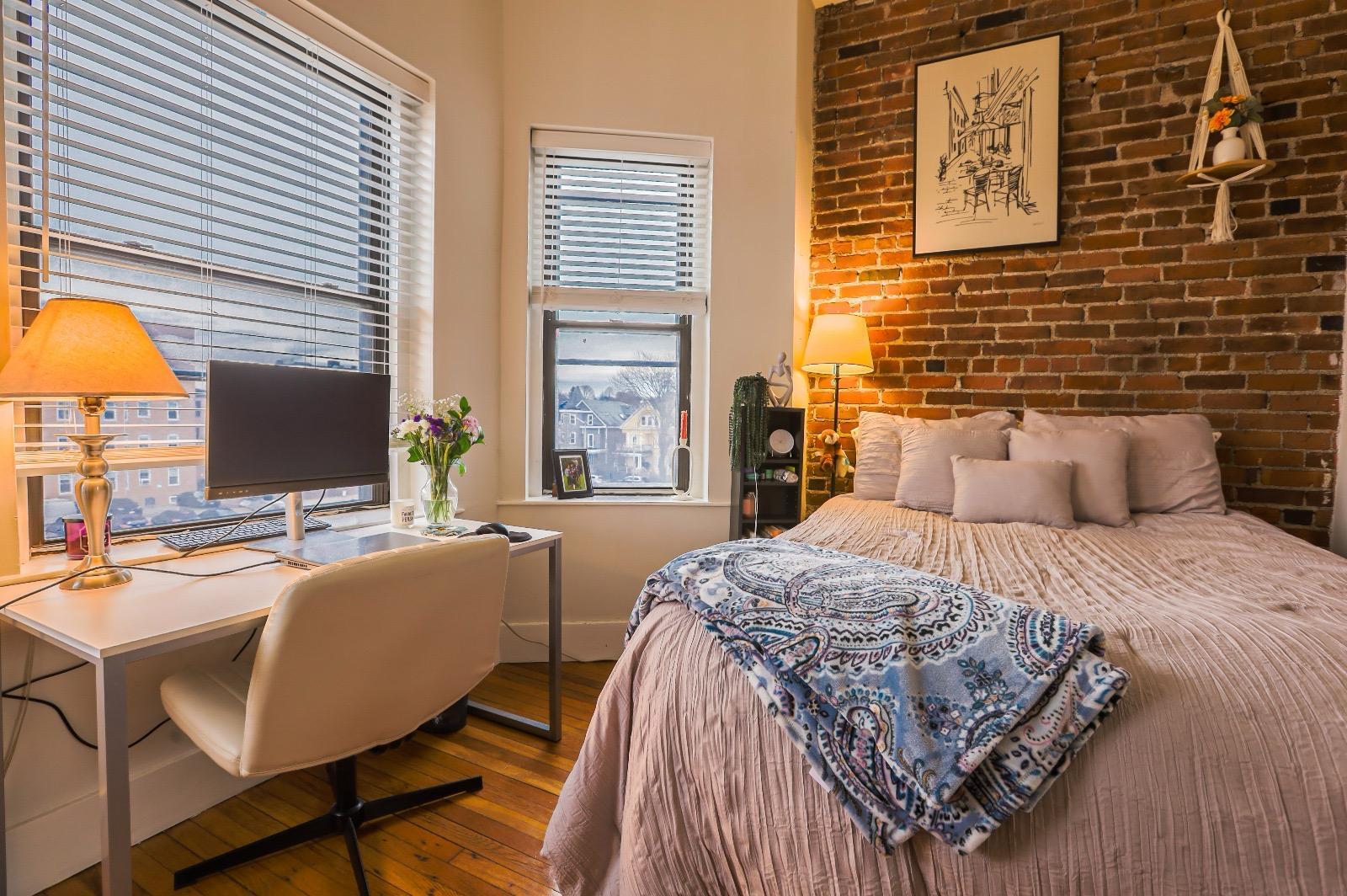 Building Photo - 11 Gorham St