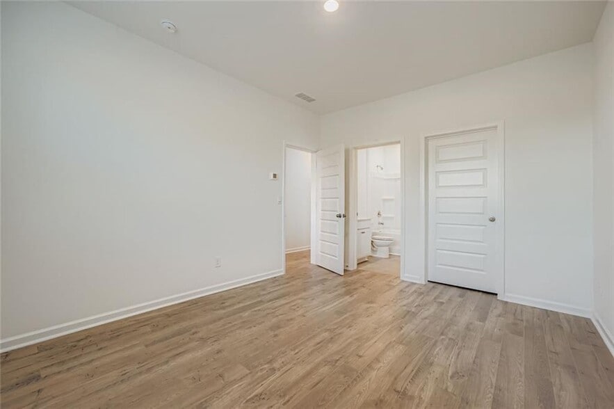 Building Photo - 6221 Honeybell Aly