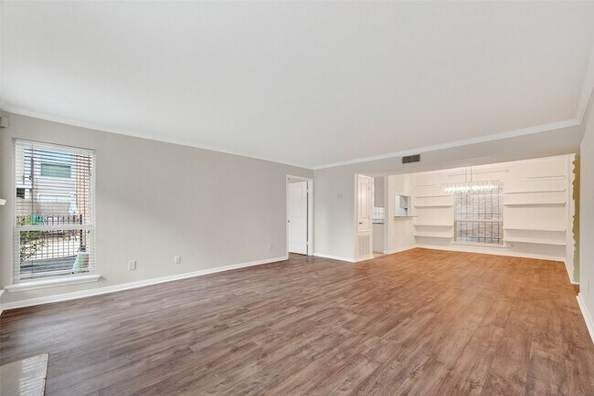 Building Photo - 3700 W Clay St
