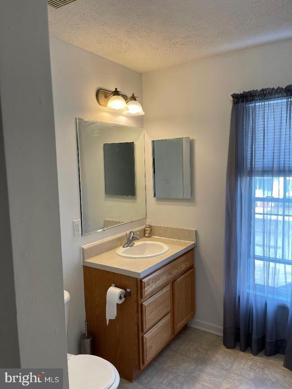 Building Photo - 1115 Settlers Landing Dr