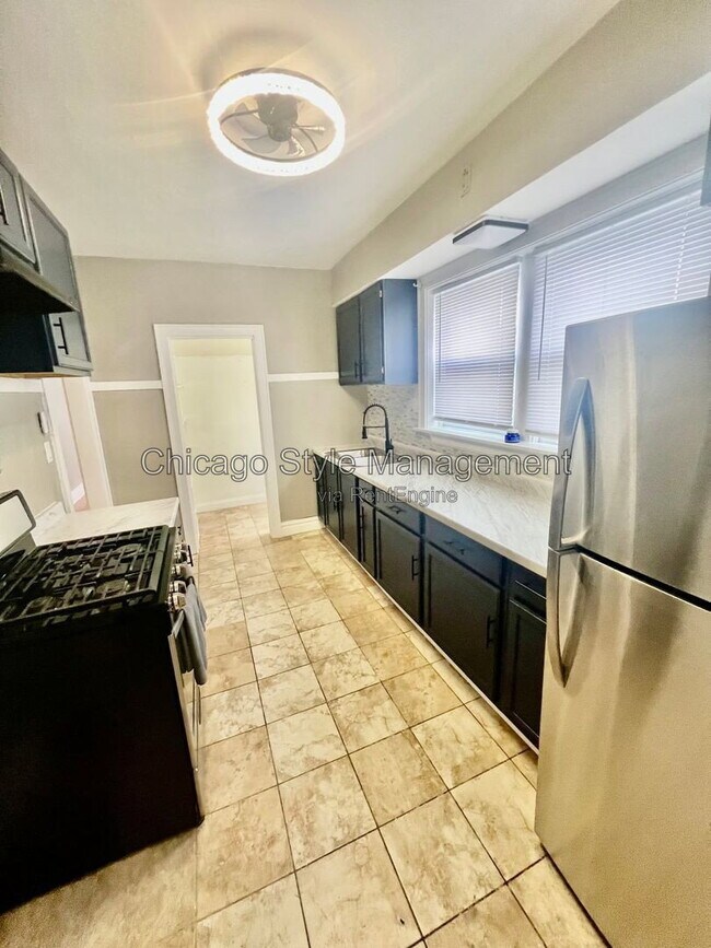 Building Photo - 7721 S Hermitage Ave