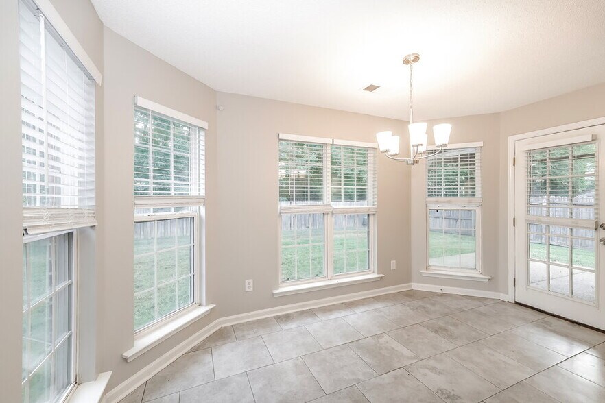 Building Photo - 5521 Milton Ridge Dr