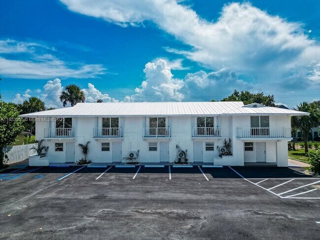 Primary Photo - 2305 Tamarind Dr