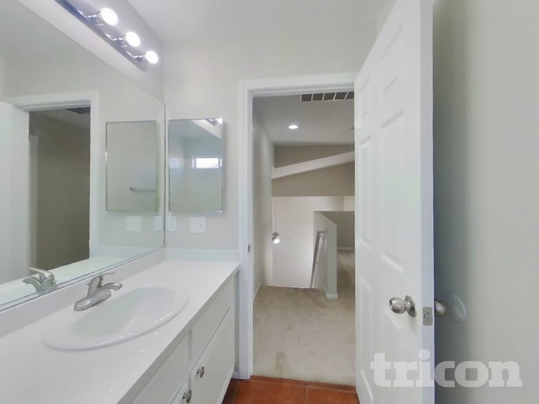 Building Photo - 3632 Mountain River St