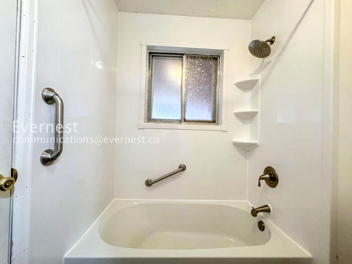 Building Photo - 17401 E Gunnison Pl