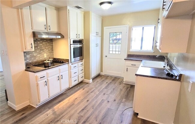 Building Photo - 8730 6th St