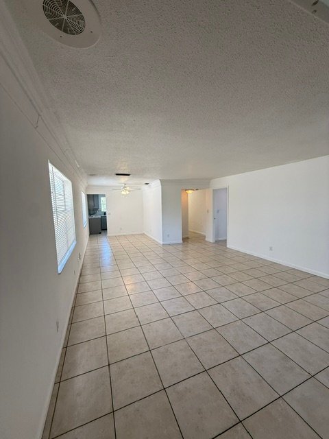 Building Photo - 1020 N 18th Ct