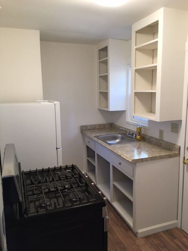 Building Photo - 1103 Sierra Blvd