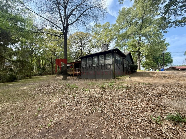 Building Photo - Almost Ready! 2 Bedroom 1 Bath ON Lake Palestine!