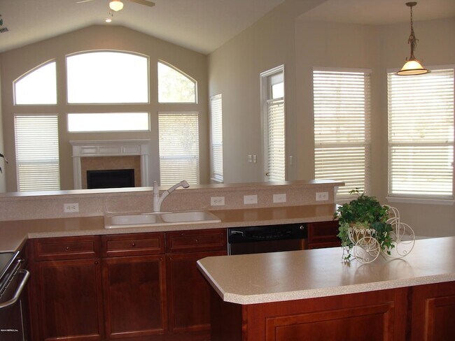 Building Photo - 258 Porta Rosa Circle