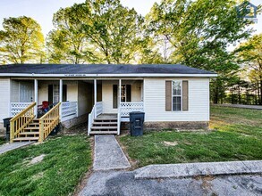Building Photo - 140 Bybee Woods Dr