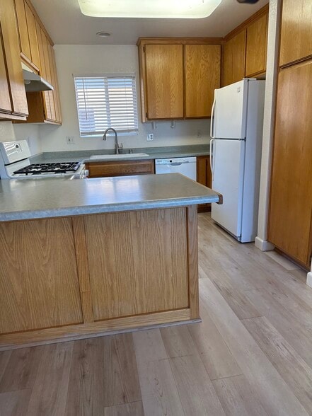 Building Photo - 896 Front St