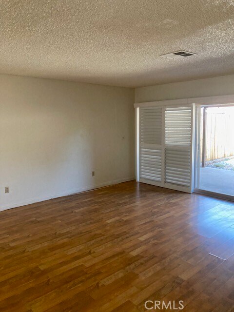 Primary Photo - 156 Tamarisk St