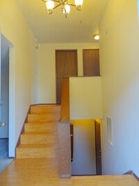 Building Photo - Hillside Renton View Home