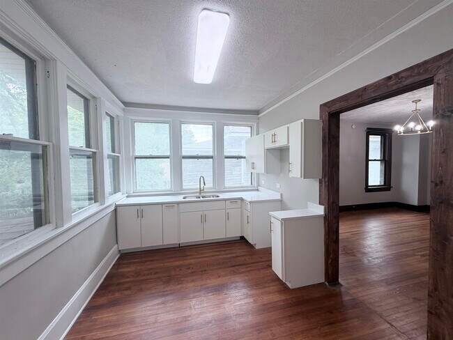Building Photo - 1258 Agnes Pl