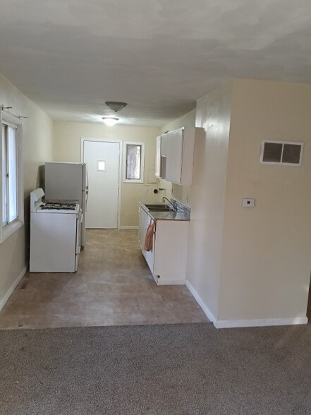 Building Photo - 1137 Regent St