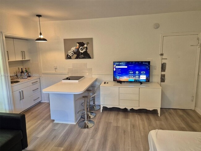 Building Photo - 1021 Euclid Ave