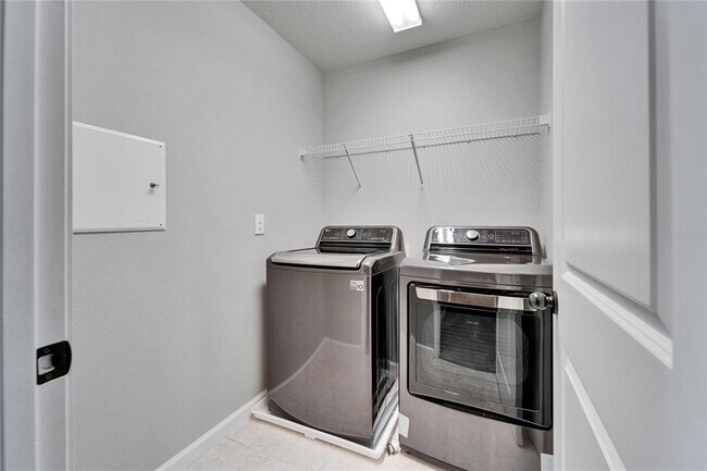 Building Photo - 13113 Rain Lily Dr