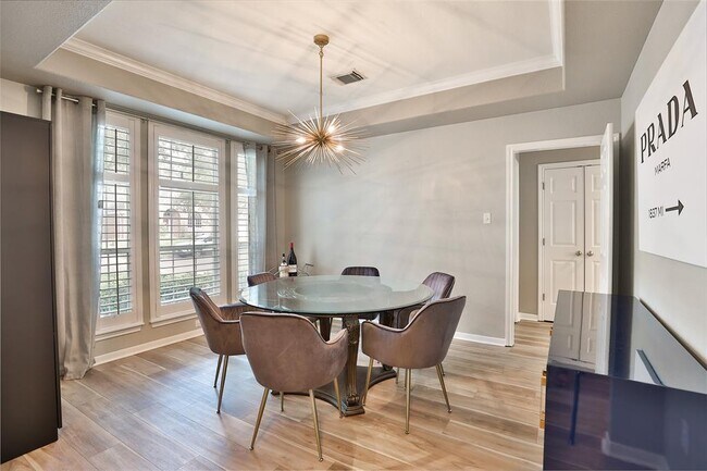 Building Photo - 3231 Oak Bough