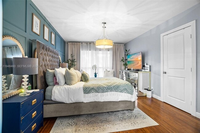 Building Photo - 505 Maplewood Dr