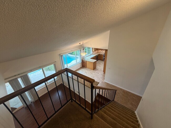 Building Photo - 4 Bedroom | 3 Bathroom | Home in Roseville