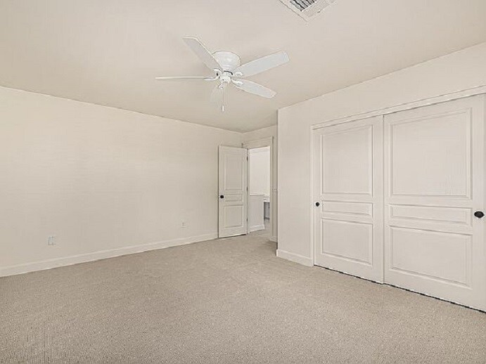 Building Photo - 122 W Cottage Ln