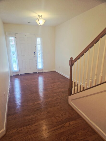 Building Photo - 1207 Heritage Links Dr