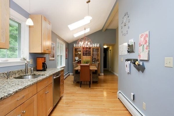 Building Photo - 80 Adams St