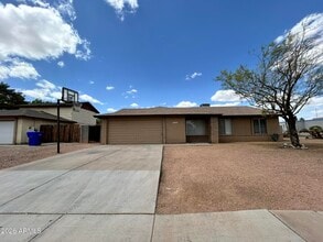 Building Photo - 3226 N Sycamore Pl