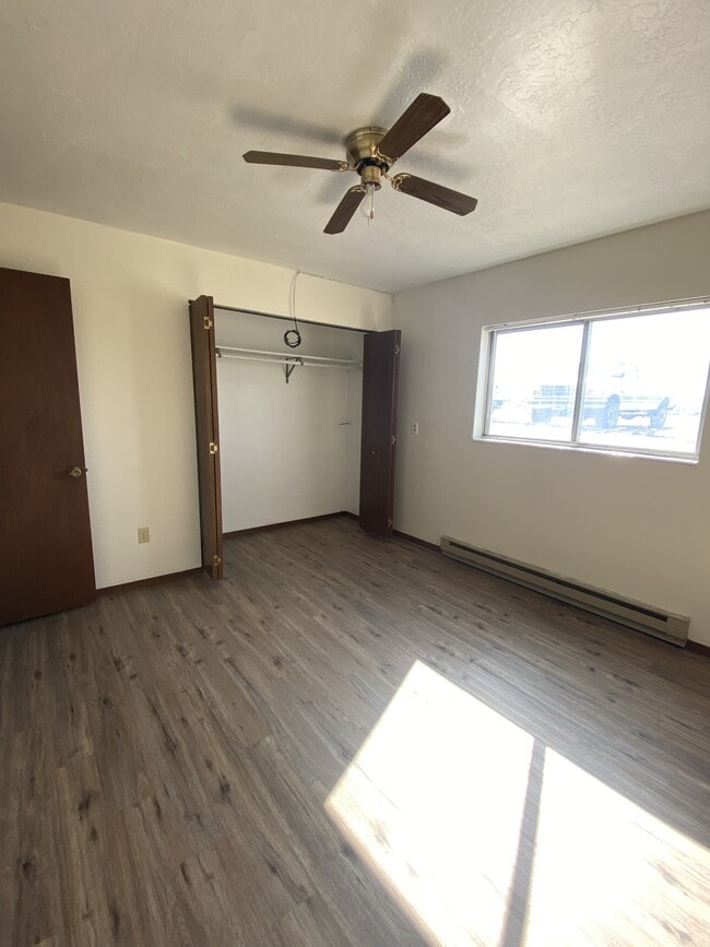 Building Photo - 306 Columbine Ave