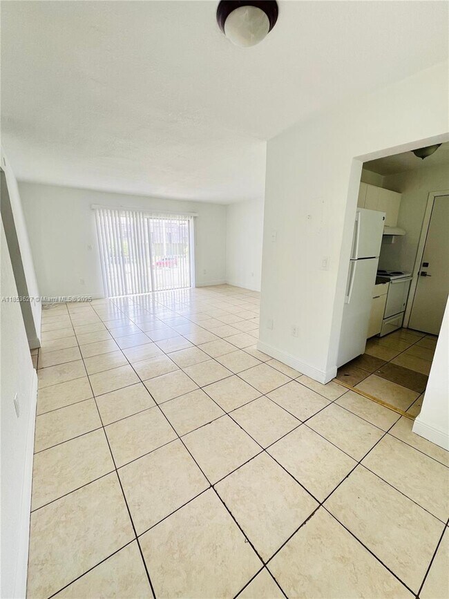 Building Photo - 8601 SW 94th St