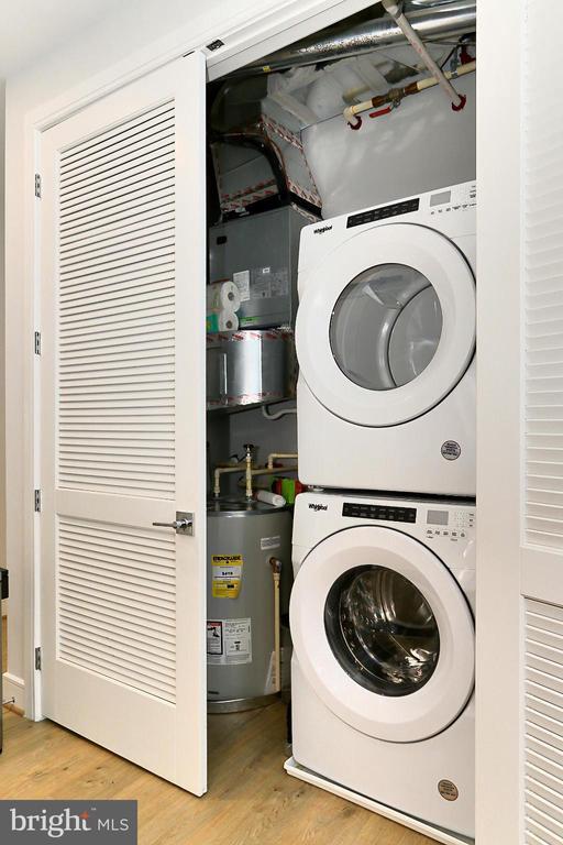 Building Photo - 635 Slaters Ln