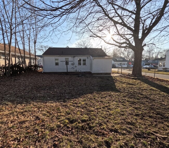Building Photo - 1301 N Meade St