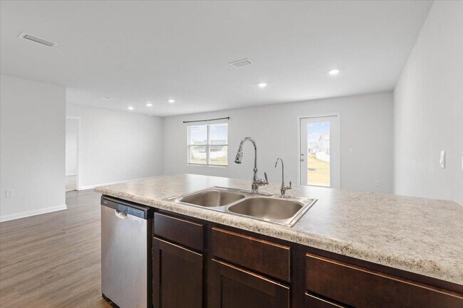 Building Photo - 4522 Rivers Landing Dr