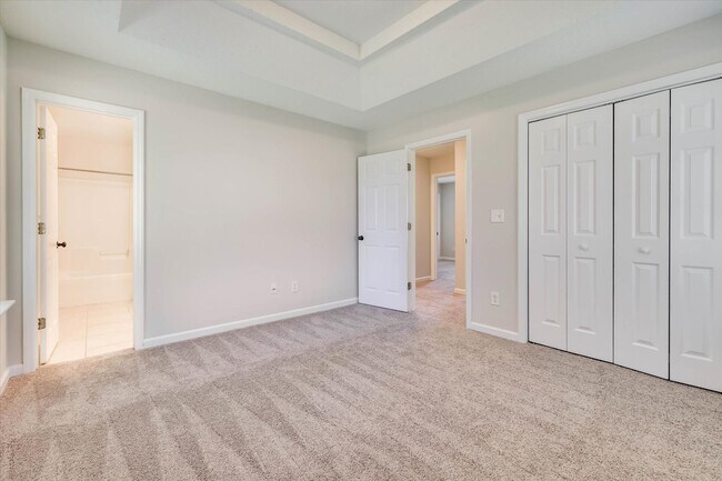 Building Photo - 2811 Bennington Dr